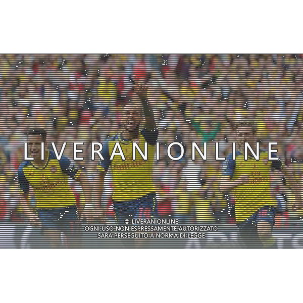CELE - Arsenal\'s Theo Walcott celebrates scoring the opening goal Photographer Ashley Crowden/CameraSport Football - The FA Cup Final - Aston Villa v Arsenal - Saturday 30th May 2015 - Wembley - London © CameraSport - 43 Linden Ave. Countesthorpe. Leicester. England. LE8 5PG - Tel: +44 (0) 116 277 4147 - admin@camerasport.com - www.camerasport.com AG ALDO LIVERANI SAS ONLY ITALY