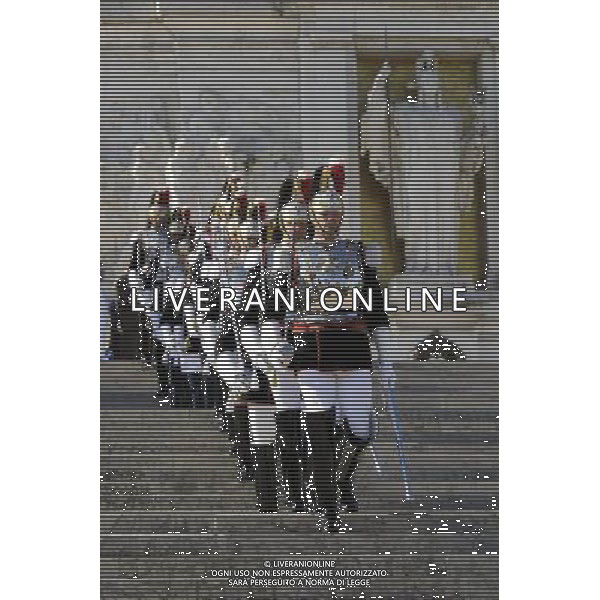Roma - 02/06/2015 - Fori Imperiali - Celebrazioni del 69mo anniversario della Festa della Repubblica Italiana cerimoniale della parata militare a Roma 2 giugno 2015 - nella foto: I corazzieri si preparano per riceve il Presidente della repubblica / Ph. Fabrizio Corradetti - Ag. Aldo Liverani Sas