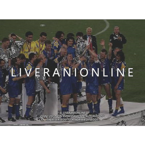 ROMA 22 MAGGIO 1996 FINALE DI CHAMPIONS LEAGUE JUVENTUS -AJAX NELLA FOTO LA PREMIAZIONE DELLA JUVENTUS CHE VINCE LA SECONDA COPPA CAMPIONI AG ALDO LIVERANI SAS