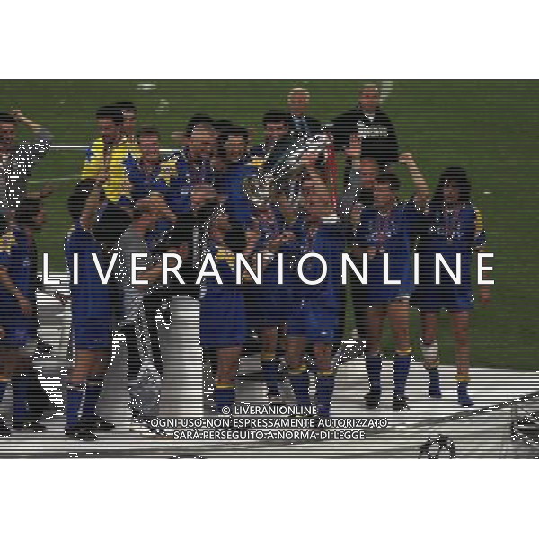 ROMA 22 MAGGIO 1996 FINALE DI CHAMPIONS LEAGUE JUVENTUS -AJAX NELLA FOTO LA PREMIAZIONE DELLA JUVENTUS CHE VINCE LA SECONDA COPPA CAMPIONI AG ALDO LIVERANI SAS