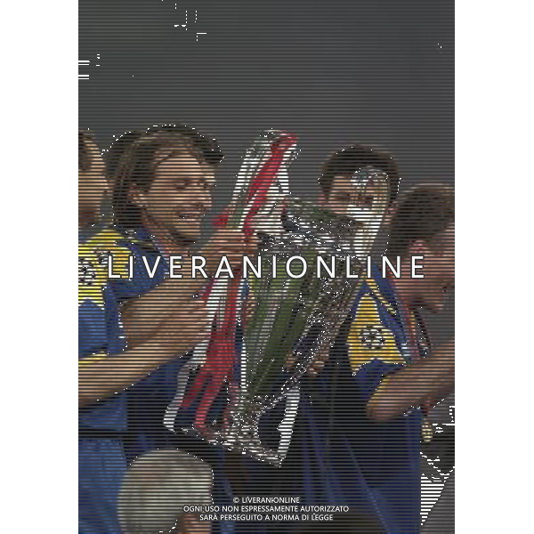 ROMA 22 MAGGIO 1996 FINALE DI CHAMPIONS LEAGUE JUVENTUS -AJAX NELLA FOTO ANTONIO CONTE CON LA COPPA DEI CAMPIONI AG ALDO LIVERANI SAS