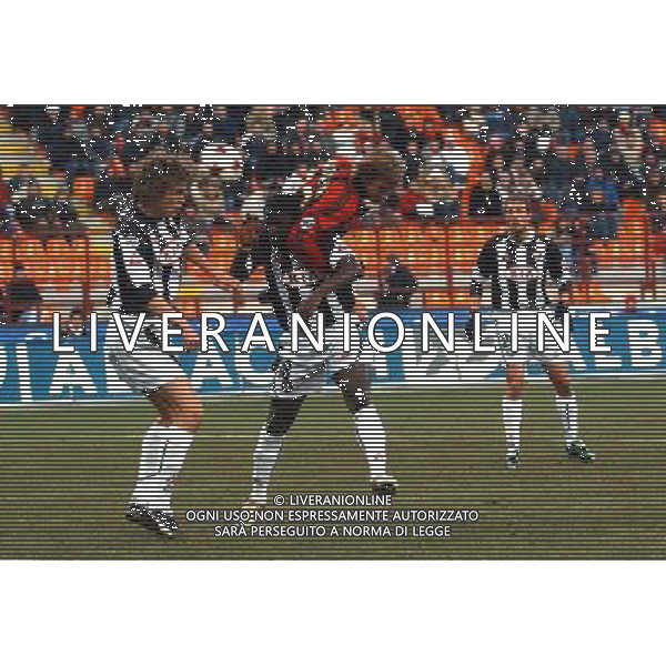 Milano 26-01-2005 Coppa Italia TIM 2004-2005 Milan - Udinese 3:2 nella foto il gol di massimo ambrosini ph Marco Luzzani/Ag. Aldo Liverani S.a.s.