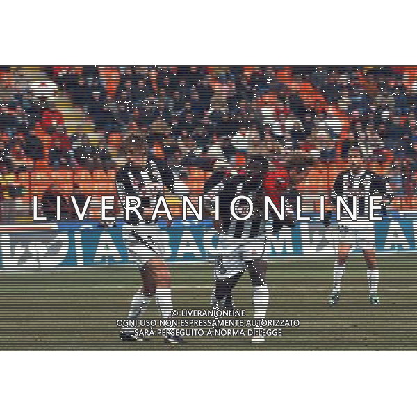 Milano 26-01-2005 Coppa Italia TIM 2004-2005 Milan - Udinese 3:2 nella foto il gol di massimo ambrosini ph Marco Luzzani/Ag. Aldo Liverani S.a.s.