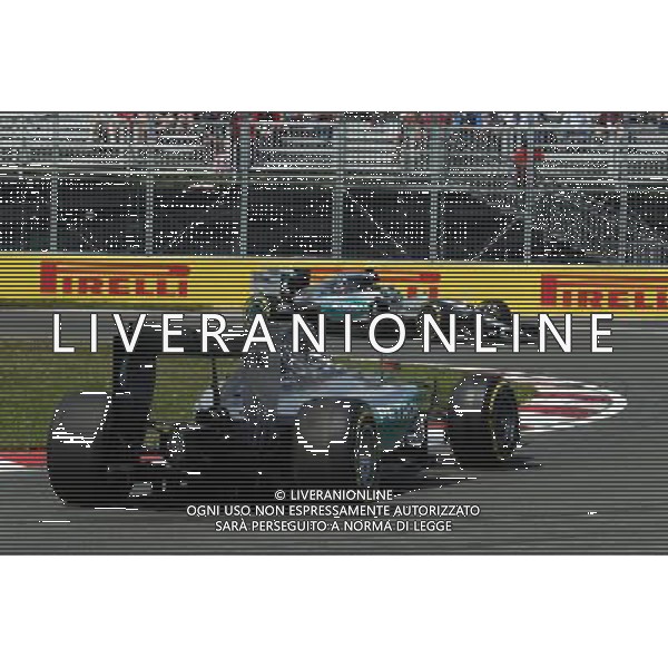 Lewis Hamilton (GBR) Mercedes AMG F1 W06 spins in the first practice session and is passed by Nico Rosberg (GER) Mercedes AMG F1 W06. 05.06.2015. Formula 1 World Championship, Rd 7, Canadian Grand Prix, Montreal, Canada, Practice Day. /AGENZIA ALDO LIVERANI Sas - ITALY ONLY - EDITORIAL USE ONLY- Prove libere