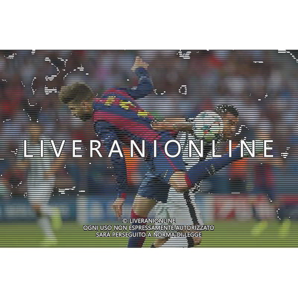 BERLIN 06.06.2015 FINALOWY MECZ LIGA MISTRZOW SEZON 2014/15: JUVENTUS TURYN - FC BARCELONA --- UEFA CHAMPIONS LEAGUE FINAL MATCH: JUVENTUS TURIN - FC BARCELONA GERARD PIQUE CARLOS TEVEZ FOT. PIOTR KUCZA/NEWSPIX.PL --- Newspix.pl /AGENZIA ALDO LIVERANI Sas - ITALY ONLY - EDITORIAL USE ONLY - Juventus - Barcellona UEFA Champions League 2014/2015 Finale Berlino - 06.06.2015 *** Local Caption *** www.newspix.pl mail us: info@newspix.pl call us: 0048 022 23 22 222 --- Polish Picture Agency by Ringier Axel Springer Poland
