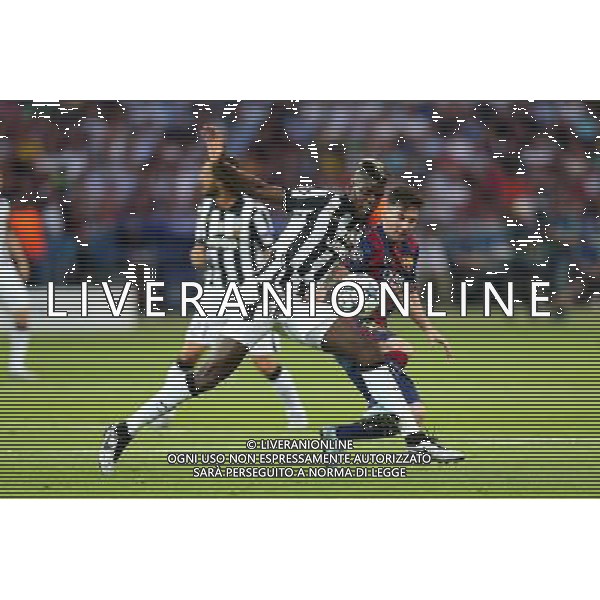 BERLIN 06.06.2015 FINALOWY MECZ LIGA MISTRZOW SEZON 2014/15: JUVENTUS TURYN - FC BARCELONA --- UEFA CHAMPIONS LEAGUE FINAL MATCH: JUVENTUS TURIN - FC BARCELONA PAUL POGBA LIONEL MESSI FOT. PIOTR KUCZA/NEWSPIX.PL --- Newspix.pl /AGENZIA ALDO LIVERANI Sas - ITALY ONLY - EDITORIAL USE ONLY - Juventus - Barcellona UEFA Champions League 2014/2015 Finale Berlino - 06.06.2015 *** Local Caption *** www.newspix.pl mail us: info@newspix.pl call us: 0048 022 23 22 222 --- Polish Picture Agency by Ringier Axel Springer Poland