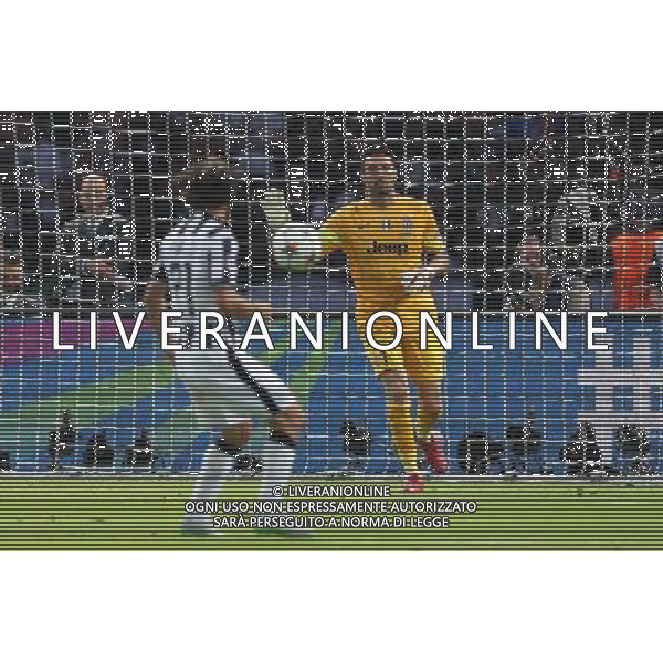 BERLIN 06.06.2015 FINALOWY MECZ LIGA MISTRZOW SEZON 2014/15: JUVENTUS TURYN - FC BARCELONA --- UEFA CHAMPIONS LEAGUE FINAL MATCH: JUVENTUS TURIN - FC BARCELONA GIANLUIGI BUFFON FOT. PIOTR KUCZA/NEWSPIX.PL --- Newspix.pl /AGENZIA ALDO LIVERANI Sas - ITALY ONLY - EDITORIAL USE ONLY - Juventus - Barcellona UEFA Champions League 2014/2015 Finale Berlino - 06.06.2015 *** Local Caption *** www.newspix.pl mail us: info@newspix.pl call us: 0048 022 23 22 222 --- Polish Picture Agency by Ringier Axel Springer Poland