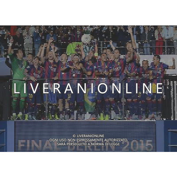 UEFA Champions League 2014/2015 Finale Berlino - 06.06.2015 Juventus-Barcellona Nella Foto: xavi alza la coppa /Ph.Vitez-Ag. Aldo Liverani