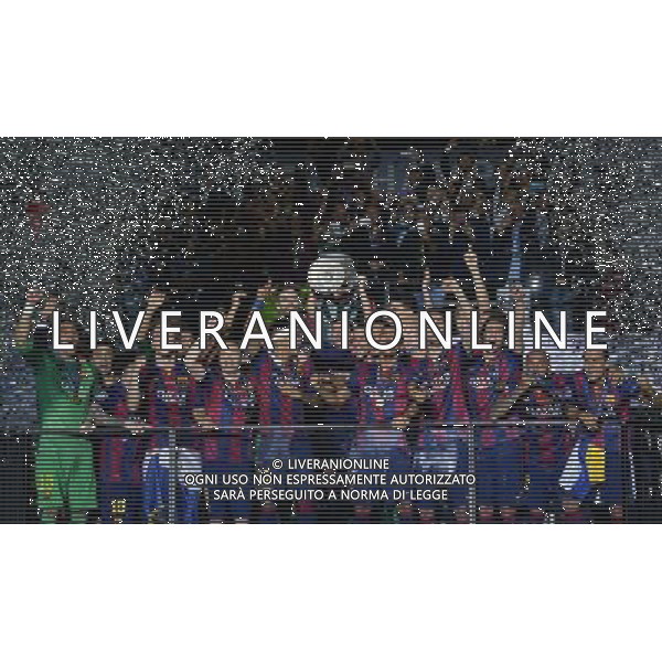UEFA Champions League 2014/2015 Finale Berlino - 06.06.2015 Juventus-Barcellona Nella Foto: xavi alza la coppa /Ph.Vitez-Ag. Aldo Liverani