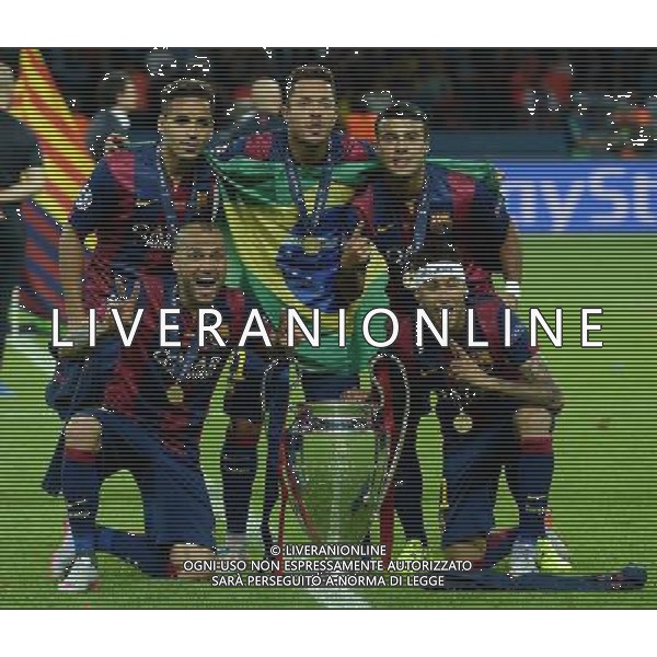 UEFA Champions League 2014/2015 Finale Berlino - 06.06.2015 Juventus-Barcellona Nella Foto:i giocatori brasiliani con la coppa adriano neymar dani alves /Ph.Vitez-Ag. Aldo Liverani