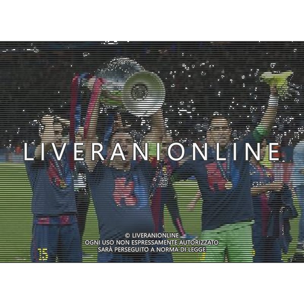 Barcelona\'s Xavi celebrates with the Champions League trophy Photographer Chris Vaughan/CameraSport Football - UEFA Champions League Final - Juventus v Barcelona - Saturday 6th June 2015 - Olympiastadion - Berlin, Germany Â© CameraSport - 43 Linden Ave. Countesthorpe. Leicester. England. LE8 5PG - Tel: +44 (0) 116 277 4147 - admin@camerasport.com - www.camerasport.com AG ALDO LIVERANI SAS ONLY ITALY