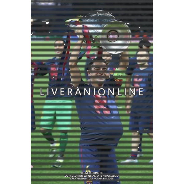 BERLIN 06.06.2015 FINALOWY MECZ LIGA MISTRZOW SEZON 2014/15: JUVENTUS TURYN - FC BARCELONA 1:2 --- UEFA CHAMPIONS LEAGUE FINAL MATCH: JUVENTUS TURIN - FC BARCELONA 1:2 XAVI HERNANDEZ FOT. PIOTR KUCZA/NEWSPIX.PL --- Newspix.pl PUCHAR TROFEUM AG ALDO LIVERANI SAS ONLY ITALY *** Local Caption *** www.newspix.pl mail us: info@newspix.pl call us: 0048 022 23 22 222 --- Polish Picture Agency by Ringier Axel Springer Poland