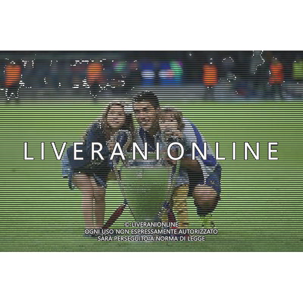 BERLIN 06.06.2015 FINALOWY MECZ LIGA MISTRZOW SEZON 2014/15: JUVENTUS TURYN - FC BARCELONA 1:2 --- UEFA CHAMPIONS LEAGUE FINAL MATCH: JUVENTUS TURIN - FC BARCELONA 1:2 DELFINA SUAREZ LUIS SUAREZ BENJAMIN SUAREZ FOT. PIOTR KUCZA/NEWSPIX.PL --- Newspix.pl PUCHAR TROFEUM AG ALDO LIVERANI SAS ONLY ITALY *** Local Caption *** www.newspix.pl mail us: info@newspix.pl call us: 0048 022 23 22 222 --- Polish Picture Agency by Ringier Axel Springer Poland