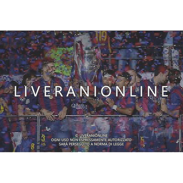 BERLIN 06.06.2015 FINALOWY MECZ LIGA MISTRZOW SEZON 2014/15: JUVENTUS TURYN - FC BARCELONA 1:2 --- UEFA CHAMPIONS LEAGUE FINAL MATCH: JUVENTUS TURIN - FC BARCELONA 1:2 GERARD PIQUE NEYMAR PILKARZE BARCELONY FOT. PIOTR KUCZA/NEWSPIX.PL --- Newspix.pl PUCHAR TROFEUM AG ALDO LIVERANI SAS ONLY ITALY *** Local Caption *** www.newspix.pl mail us: info@newspix.pl call us: 0048 022 23 22 222 --- Polish Picture Agency by Ringier Axel Springer Poland