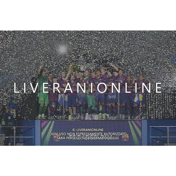 BERLIN 06.06.2015 FINALOWY MECZ LIGA MISTRZOW SEZON 2014/15: JUVENTUS TURYN - FC BARCELONA 1:2 --- UEFA CHAMPIONS LEAGUE FINAL MATCH: JUVENTUS TURIN - FC BARCELONA 1:2 PILKARZE BARCELONY FOT. PIOTR KUCZA/NEWSPIX.PL --- Newspix.pl PUCHAR TROFEUM AG ALDO LIVERANI SAS ONLY ITALY