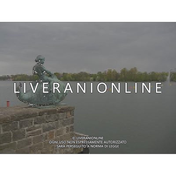 HANNOVER 2015 NELLA FOTO IL PUTTO in riva al Maschsee AG ALDO LIVERANI SAS