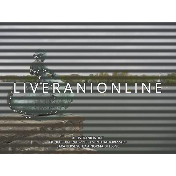 HANNOVER 2015 NELLA FOTO IL PUTTO in riva al Maschsee AG ALDO LIVERANI SAS