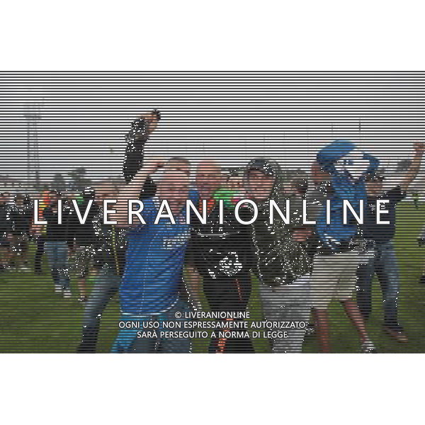 Bassano - Como Finale ritorno play off Lega pro 14 giugno 2015 nella foto Esultanza e festeggiamenti del Como per la promozione in Serie B - Carlo sabatini ©Garbuio/AGENZIA ALDO LIVERANI Sas