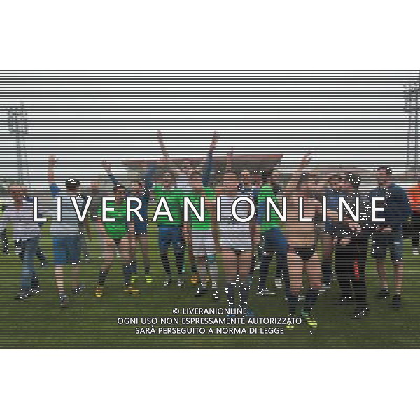 Bassano - Como Finale ritorno play off Lega pro 14 giugno 2015 nella foto Esultanza e festeggiamenti del Como per la promozione in Serie B Â©Garbuio/AGENZIA ALDO LIVERANI Sas