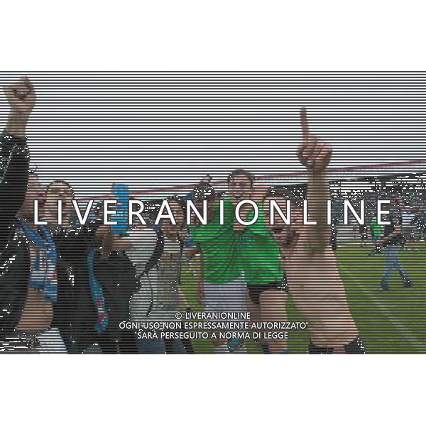 Bassano - Como Finale ritorno play off Lega pro 14 giugno 2015 nella foto Esultanza e festeggiamenti del Como per la promozione in Serie B Â©Garbuio/AGENZIA ALDO LIVERANI Sas
