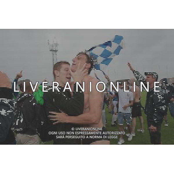 Bassano - Como Finale ritorno play off Lega pro 14 giugno 2015 nella foto Esultanza e festeggiamenti del Como per la promozione in Serie B Â©Garbuio/AGENZIA ALDO LIVERANI Sas