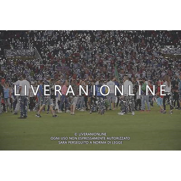 Italia vs Portogallo - Partita Amichevole Ginevra 16-06-2015 - Stade de Geneve Nella foto: Invasione di campo dei tifosi ©Tardito/AGENZIA ALDO LIVERANI Sas 