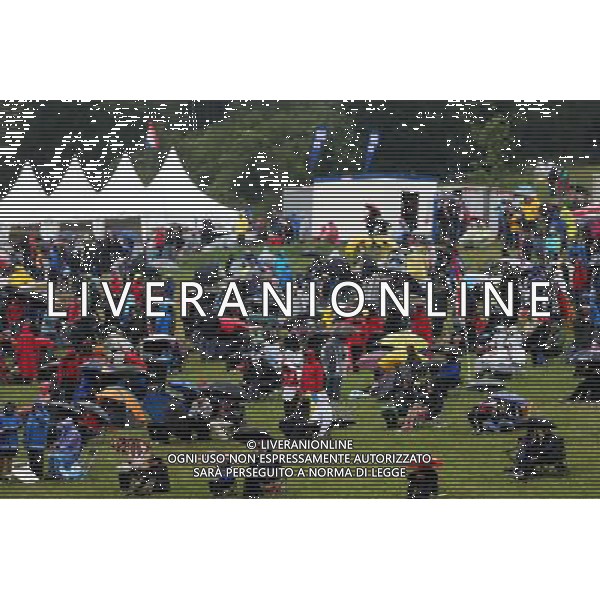 Fans in the rain. 20.06.2015. Formula 1 World Championship, Rd 8, Austrian Grand Prix, Spielberg, Austria, Qualifying Day. /AGENZIA ALDO LIVERANI Sas - ITALY ONLY - EDITORIAL USE ONLY - Prove Ufficiali