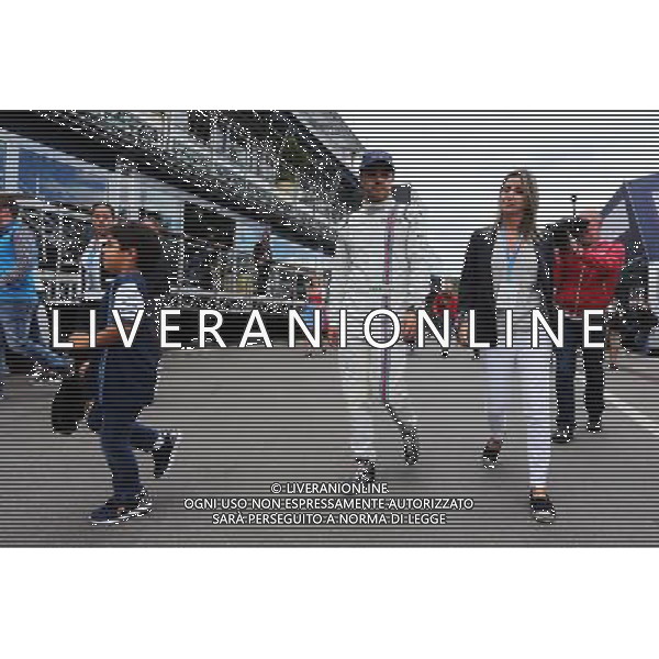 Felipe Massa (BRA) Williams with his wife Rafaela Bassi (BRA) and Felipinho Massa (BRA). 21.06.2015. Formula 1 World Championship, Rd 8, Austrian Grand Prix, Spielberg, Austria, Race Day. AG ALDO LIVERANI SAS ONLY ITALY