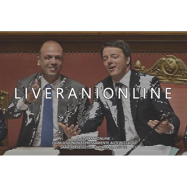 Roma - 24/06/2015 - Palazzo Madama - Comunicazioni del Presidente del Consiglio Matteo Renzi in vista del Consiglio europeo - nella foto: Matteo Renzi e Angelino Alfano / Ph. Fabrizio Corradetti - Ag. Aldo Liverani Sas