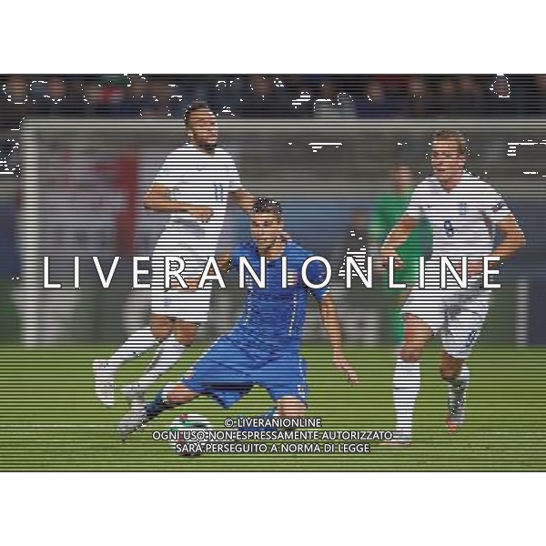 OLOMUNIEC, CZECHY STADION ANDER 24.06.2015 REPREZENTACJA NARODOWA TEAM KADRA U21 PILKA NOZNA MISTRZOSTWA EUROPY UEFA U-21 CZECHY 2015 GRUPA B ANGLIA U21 - WLOCHY U21 NZ NATHAN REDMOND ( ENG ) LORENZO CRISETIG ( ITA ) HARRY KANE ( ENG ) FOT MICHAL NOWAK / NEWSPIX.PL OLOMOUC, CZECH REPUBLIC ANDER STADIUM 24.06.2015 FOOTBALL NATIONAL TEAMS U-21 UEFA UNDER 21 CHAMPIONSHIP CZECH REPUBLIC 2015 GROUP B ENGLAND U21 - ITALY U21 NATHAN REDMOND ( ENG ) LORENZO CRISETIG ( ITA ) HARRY KANE ( ENG ) MICHAL NOWAK / NEWSPIX.PL --- Newspix.pl /AGENZIA ALDO LIVERANI Sas - ITALY ONLY - EDITORIAL USE ONLY - Inghilterra - Italia UEFA Under 21 Championship 2015 Group B Olomouc (Repubblica Ceca) - 24.06.2015 *** Local Caption *** www.newspix.pl mail us: info@newspix.pl call us: 0048 022 23 22 222 --- Polish Picture Agency by Ringier Axel Springer Poland