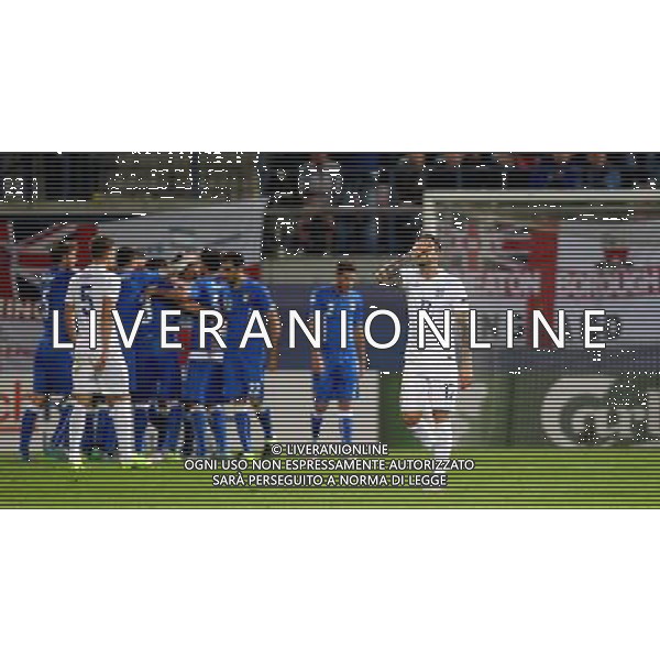 OLOMUNIEC, CZECHY STADION ANDER 24.06.2015 REPREZENTACJA NARODOWA TEAM KADRA U21 PILKA NOZNA MISTRZOSTWA EUROPY UEFA U-21 CZECHY 2015 GRUPA B ANGLIA U21 - WLOCHY U21 NZ Z PRZODU DANNY INGS ( ENG ) SMUTEK ROZPACZ W TLE RADOSC MARCO BENASSI ( ITA ) BRAMKA GOL FOT MICHAL NOWAK / NEWSPIX.PL OLOMOUC, CZECH REPUBLIC ANDER STADIUM 24.06.2015 FOOTBALL NATIONAL TEAMS U-21 UEFA UNDER 21 CHAMPIONSHIP CZECH REPUBLIC 2015 GROUP B ENGLAND U21 - ITALY U21 DANNY INGS ( ENG ) IS SAD WHILE MARCO BENASSI ( ITA ) CELEBRATING GOAL FOR 0-3 MICHAL NOWAK / NEWSPIX.PL --- Newspix.pl /AGENZIA ALDO LIVERANI Sas - ITALY ONLY - EDITORIAL USE ONLY - Inghilterra - Italia UEFA Under 21 Championship 2015 Group B Olomouc (Repubblica Ceca) - 24.06.2015 *** Local Caption *** www.newspix.pl mail us: info@newspix.pl call us: 0048 022 23 22 222 --- Polish Picture Agency by Ringier Axel Springer Poland