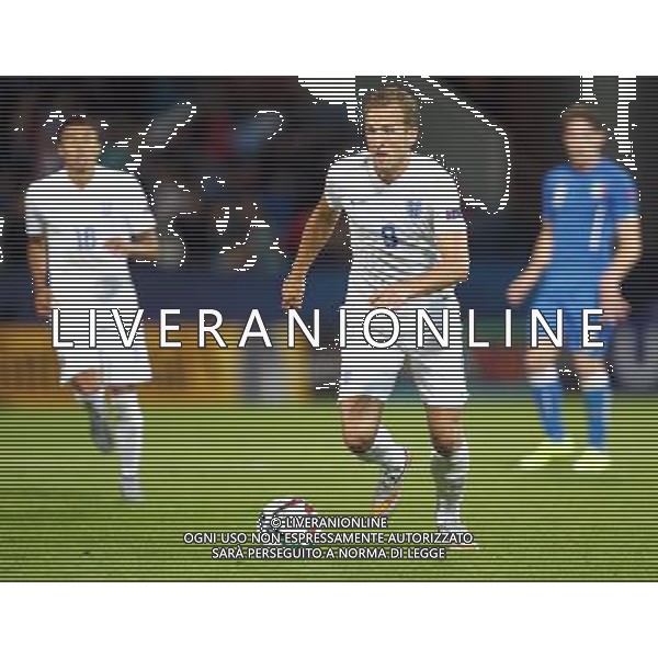 OLOMUNIEC, CZECHY STADION ANDER 24.06.2015 REPREZENTACJA NARODOWA TEAM KADRA U21 PILKA NOZNA MISTRZOSTWA EUROPY UEFA U-21 CZECHY 2015 GRUPA B ANGLIA U21 - WLOCHY U21 NZ HARRY KANE ( ENG ) FOT MICHAL NOWAK / NEWSPIX.PL OLOMOUC, CZECH REPUBLIC ANDER STADIUM 24.06.2015 FOOTBALL NATIONAL TEAMS U-21 UEFA UNDER 21 CHAMPIONSHIP CZECH REPUBLIC 2015 GROUP B ENGLAND U21 - ITALY U21 HARRY KANE ( ENG ) MICHAL NOWAK / NEWSPIX.PL --- Newspix.pl /AGENZIA ALDO LIVERANI Sas - ITALY ONLY - EDITORIAL USE ONLY - Inghilterra - Italia UEFA Under 21 Championship 2015 Group B Olomouc (Repubblica Ceca) - 24.06.2015 *** Local Caption *** www.newspix.pl mail us: info@newspix.pl call us: 0048 022 23 22 222 --- Polish Picture Agency by Ringier Axel Springer Poland