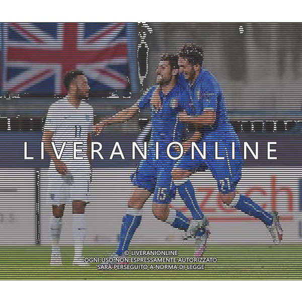 2015.06.24 OLOMOUC FOOTBALL UNDER 21 CHAMPIONSHIP CZECH REPUBLIC 2015 ENGLAND VS ITALY HARRY KANE Danilo Cataldi 2015.06.24 OLOMUNIEC CZECHY PILKA NOZNA MISTRZOSTWA EUROPY U21 ANGLIA - WLOCHY FOTO LUKASZ LASKOWSKI / PRESSFOCUS / NEWSPIX.PL --- Newspix.pl /AGENZIA ALDO LIVERANI Sas - ITALY ONLY - EDITORIAL USE ONLY - Inghilterra - Italia UEFA Under 21 Championship 2015 Group B Olomouc (Repubblica Ceca) - 24.06.2015 *** Local Caption *** www.newspix.pl mail us: info@newspix.pl call us: 0048 022 23 22 222 --- Polish Picture Agency by Ringier Axel Springer Poland