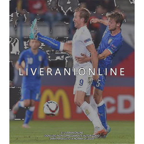 2015.06.24 OLOMOUC FOOTBALL UNDER 21 CHAMPIONSHIP CZECH REPUBLIC 2015 ENGLAND VS ITALY HARRY KANE Daniele Rugani 2015.06.24 OLOMUNIEC CZECHY PILKA NOZNA MISTRZOSTWA EUROPY U21 ANGLIA - WLOCHY FOTO LUKASZ LASKOWSKI / PRESSFOCUS / NEWSPIX.PL --- Newspix.pl /AGENZIA ALDO LIVERANI Sas - ITALY ONLY - EDITORIAL USE ONLY - Inghilterra - Italia UEFA Under 21 Championship 2015 Group B Olomouc (Repubblica Ceca) - 24.06.2015 *** Local Caption *** www.newspix.pl mail us: info@newspix.pl call us: 0048 022 23 22 222 --- Polish Picture Agency by Ringier Axel Springer Poland
