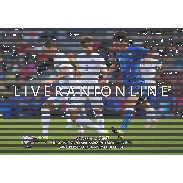 2015.06.24 OLOMOUC PILKA NOZNA STADION ANDRUV MISTRZOSTWA EUROPY U 21 W PILCE NOZNEJ FOOTBALL UEFA UNDER 21 CHAMPIONSHIP 2015 ANGLIA - WLOCHY (ENGLAND - ITALY) N/Z JOHN STONES, ANDREA BELOTTI FOTO RAFAL RUSEK / PRESSFOCUS / NEWSPIX.PL --- Newspix.pl /AGENZIA ALDO LIVERANI Sas - ITALY ONLY - EDITORIAL USE ONLY - Inghilterra - Italia UEFA Under 21 Championship 2015 Group B Olomouc (Repubblica Ceca) - 24.06.2015 *** Local Caption *** www.newspix.pl mail us: info@newspix.pl call us: 0048 022 23 22 222 --- Polish Picture Agency by Ringier Axel Springer Poland