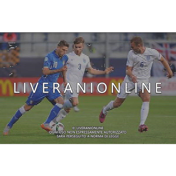 2015.06.24 OLOMOUC PILKA NOZNA STADION ANDRUV MISTRZOSTWA EUROPY U 21 W PILCE NOZNEJ FOOTBALL UEFA UNDER 21 CHAMPIONSHIP 2015 ANGLIA - WLOCHY (ENGLAND - ITALY) N/Z DOMENICO BERARDI, BEN GIBSON, LUKE GARBUTT FOTO RAFAL RUSEK / PRESSFOCUS / NEWSPIX.PL --- Newspix.pl /AGENZIA ALDO LIVERANI Sas - ITALY ONLY - EDITORIAL USE ONLY - Inghilterra - Italia UEFA Under 21 Championship 2015 Group B Olomouc (Repubblica Ceca) - 24.06.2015 *** Local Caption *** www.newspix.pl mail us: info@newspix.pl call us: 0048 022 23 22 222 --- Polish Picture Agency by Ringier Axel Springer Poland