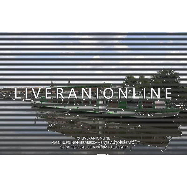 Citta\' di Praga - Repubblica Ceca Praga (Repubblica Ceca) - 25.06.2015 Nella Foto:Barche turistiche su fiume Moldava /Ph.Vitez-Ag. Aldo Liverani