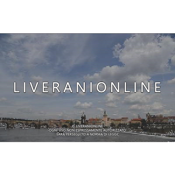 Citta\' di Praga - Repubblica Ceca Praga (Repubblica Ceca) - 25.06.2015 Nella Foto:Ponte Carlo e particolari e Barche turistiche sul fiume Moldava /Ph.Vitez-Ag. Aldo Liverani