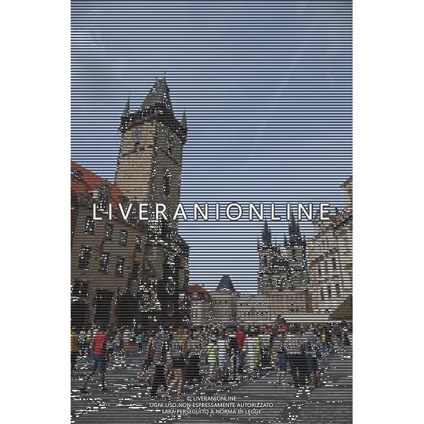 Citta\' di Praga - Repubblica Ceca Praga (Repubblica Ceca) - 25.06.2015 Nella Foto:Orologia della cittÃ  vecchia e Chiesa di Santa Maria di Tyn /Ph.Vitez-Ag. Aldo Liverani