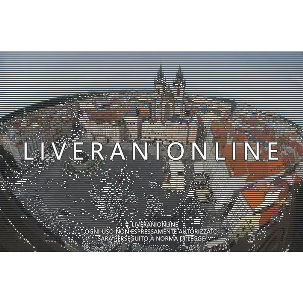 Citta\' di Praga - Repubblica Ceca Praga (Repubblica Ceca) - 25.06.2015 Nella Foto:Staromestske namesti - Piazza dell cittÃ  vecchia di Praga con la chiesa di Santa Maria di Tyn /Ph.Vitez-Ag. Aldo Liverani