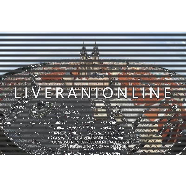 Citta\' di Praga - Repubblica Ceca Praga (Repubblica Ceca) - 25.06.2015 Nella Foto:Staromestske namesti - Piazza dell cittÃ  vecchia di Praga con la chiesa di Santa Maria di Tyn /Ph.Vitez-Ag. Aldo Liverani