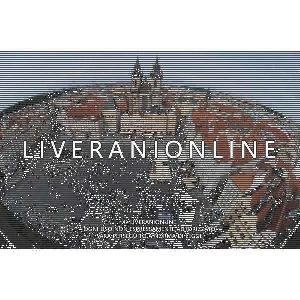 Citta\' di Praga - Repubblica Ceca Praga (Repubblica Ceca) - 25.06.2015 Nella Foto:Staromestske namesti - Piazza dell cittÃ  vecchia di Praga con la chiesa di Santa Maria di Tyn /Ph.Vitez-Ag. Aldo Liverani
