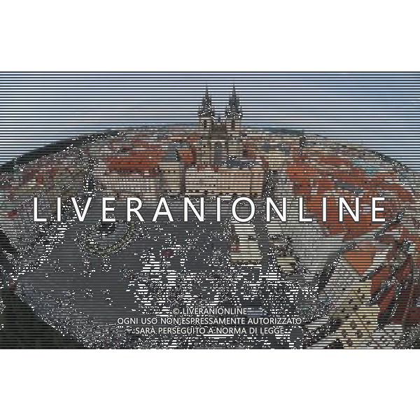 Citta\' di Praga - Repubblica Ceca Praga (Repubblica Ceca) - 25.06.2015 Nella Foto:Staromestske namesti - Piazza dell cittÃ  vecchia di Praga con la chiesa di Santa Maria di Tyn /Ph.Vitez-Ag. Aldo Liverani