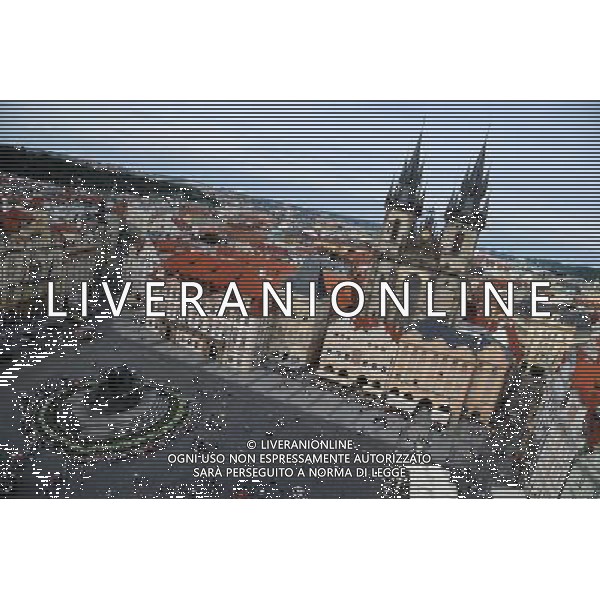 Citta\' di Praga - Repubblica Ceca Praga (Repubblica Ceca) - 25.06.2015 Nella Foto:Staromestske namesti - Piazza dell cittÃ  vecchia di Praga con la chiesa di Santa Maria di Tyn /Ph.Vitez-Ag. Aldo Liverani