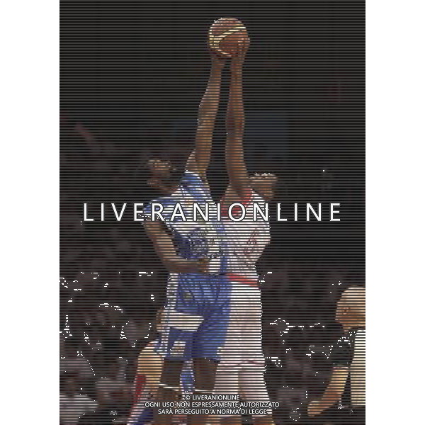 REGGIO EMILIA 26 GIUGNO 2015 / CAMPIONATO LEGABASKET SERIE A 2014-2015 /FINALE SCUDETTO PLAYOFF GARA 7 / GRISSIN BON REGGIO EMILIA VS BANCO DI SARDEGNA SASSARI / NELLA FOTO: CHIKOKO E DYSON / FOTO FRANCESCA SOLI - AGENZIA ALDO LIVERANI SAS