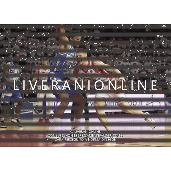 REGGIO EMILIA 26 GIUGNO 2015 / CAMPIONATO LEGABASKET SERIE A 2014-2015 /FINALE SCUDETTO PLAYOFF GARA 7 / GRISSIN BON REGGIO EMILIA VS BANCO DI SARDEGNA SASSARI / NELLA FOTO: KAUKENAS E SANDRES / FOTO FRANCESCA SOLI - AGENZIA ALDO LIVERANI SAS