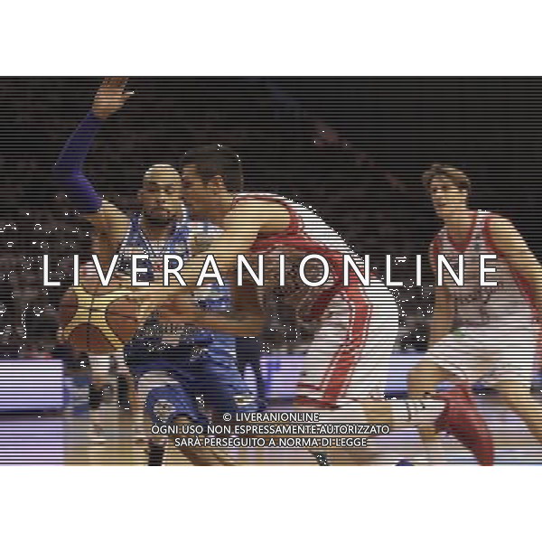 REGGIO EMILIA 26 GIUGNO 2015 / CAMPIONATO LEGABASKET SERIE A 2014-2015 /FINALE SCUDETTO PLAYOFF GARA 7 / GRISSIN BON REGGIO EMILIA VS BANCO DI SARDEGNA SASSARI / NELLA FOTO: CINCIARINI E LOGAN / FOTO FRANCESCA SOLI - AGENZIA ALDO LIVERANI SAS