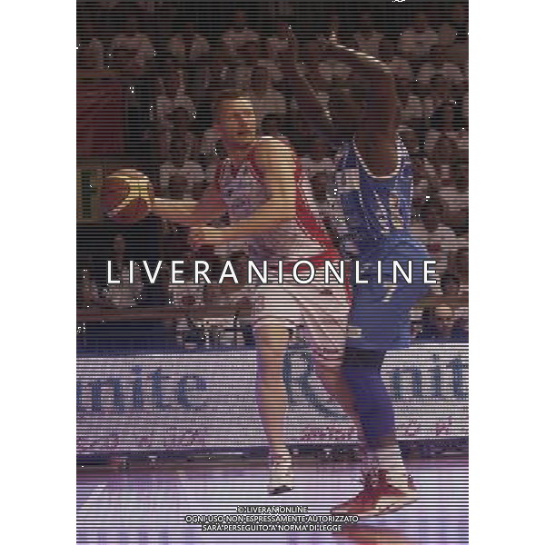 REGGIO EMILIA 26 GIUGNO 2015 / CAMPIONATO LEGABASKET SERIE A 2014-2015 /FINALE SCUDETTO PLAYOFF GARA 7 / GRISSIN BON REGGIO EMILIA VS BANCO DI SARDEGNA SASSARI / NELLA FOTO: KAUKENAS E SANDERS / FOTO FRANCESCA SOLI - AGENZIA ALDO LIVERANI SAS