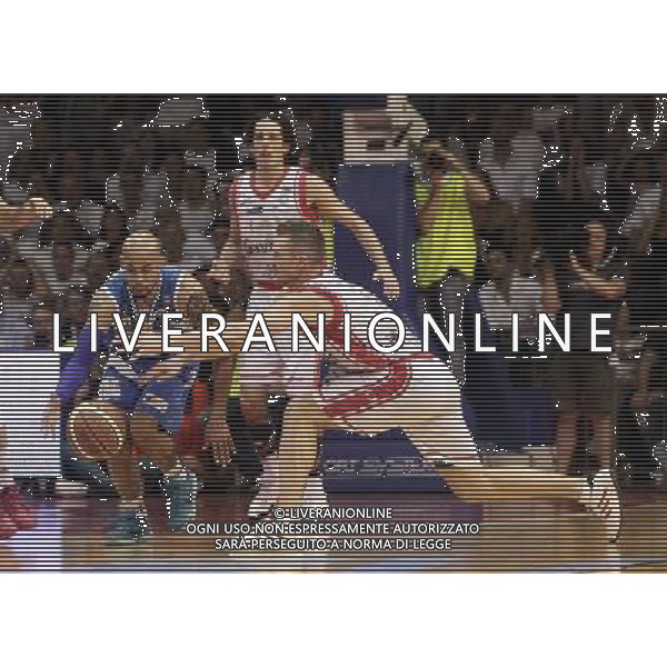 REGGIO EMILIA 26 GIUGNO 2015 / CAMPIONATO LEGABASKET SERIE A 2014-2015 /FINALE SCUDETTO PLAYOFF GARA 7 / GRISSIN BON REGGIO EMILIA VS BANCO DI SARDEGNA SASSARI / NELLA FOTO: KAUKENAS E lOGAN / FOTO FRANCESCA SOLI - AGENZIA ALDO LIVERANI SAS