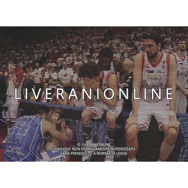 REGGIO EMILIA 26 GIUGNO 2015 / CAMPIONATO LEGABASKET SERIE A 2014-2015 /FINALE SCUDETTO PLAYOFF GARA 7 / GRISSIN BON REGGIO EMILIA VS BANCO DI SARDEGNA SASSARI / NELLA FOTO: LE LACRIME DI DELLA VALLE A FINE GARA / FOTO FRANCESCA SOLI - AGENZIA ALDO LIVERANI SAS